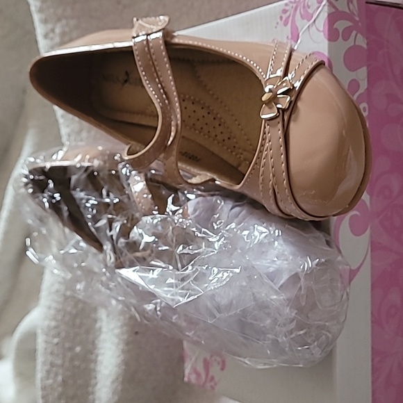 Girls nude shoe - Picture 1 of 2